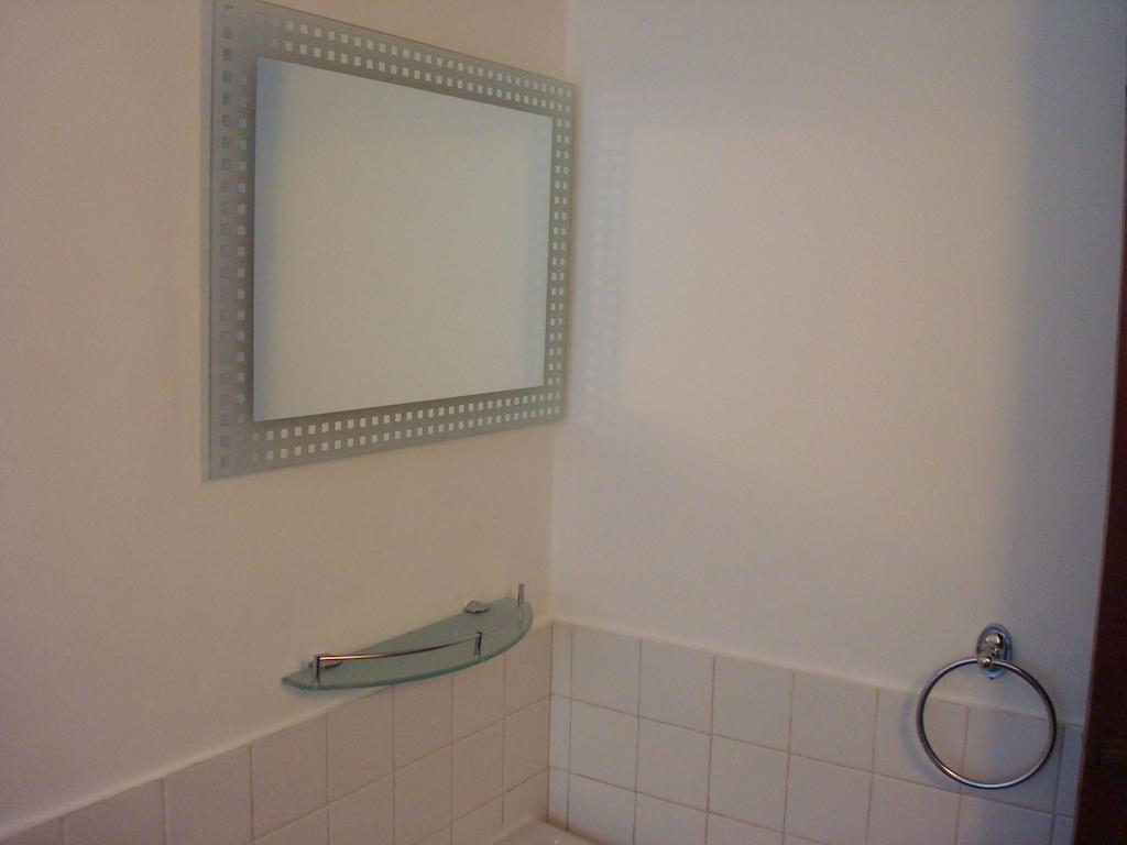 Blue Seas Guest House Dehiwala-Mount Lavinia Bilik gambar