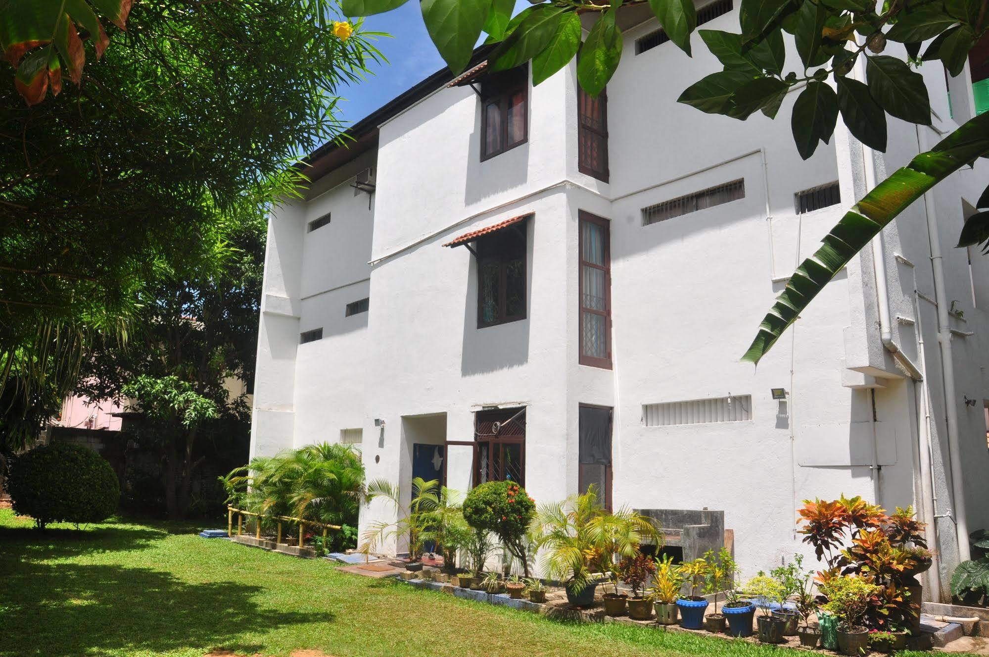 Blue Seas Guest House Dehiwala-Mount Lavinia Luaran gambar